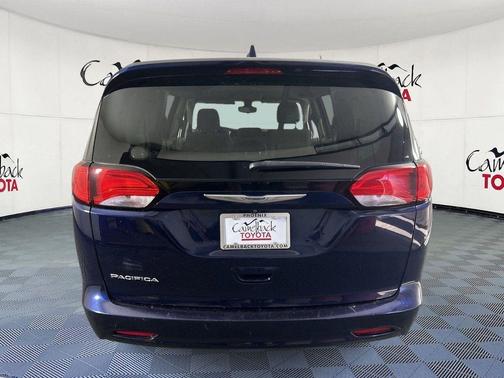 Jazz Blue Pearlcoat 2017 Chrysler Pacifica LX