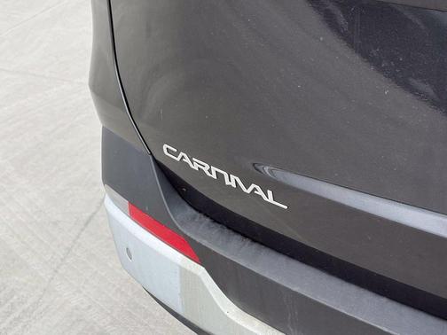 Panthera Metal 2025 Kia Carnival LXS