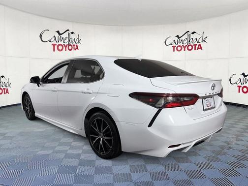 White 2022 Toyota Camry SE