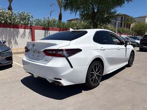 White 2022 Toyota Camry SE