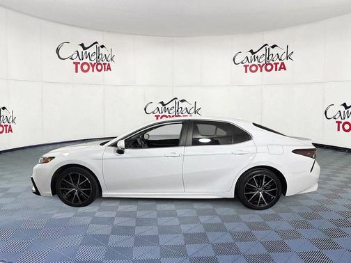 White 2022 Toyota Camry SE