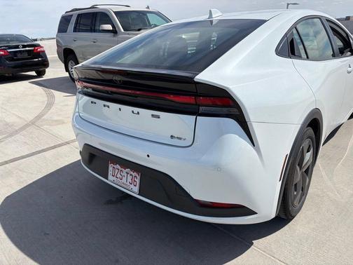 Wind Chill Pearl 2025 Toyota Prius LE
