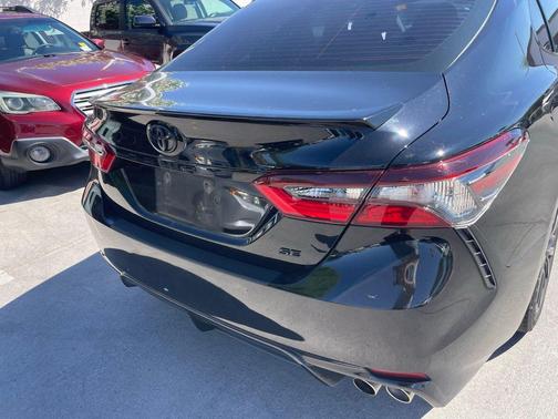 Midnight Black Metallic 2021 Toyota Camry SE