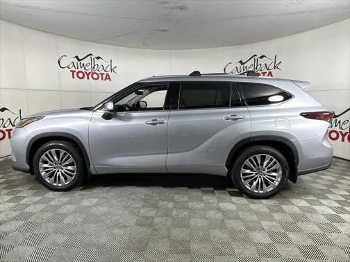 2025 Toyota Highlander Platinum