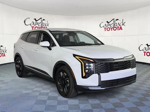 Glacial White Pearl 2026 Kia Sportage LX