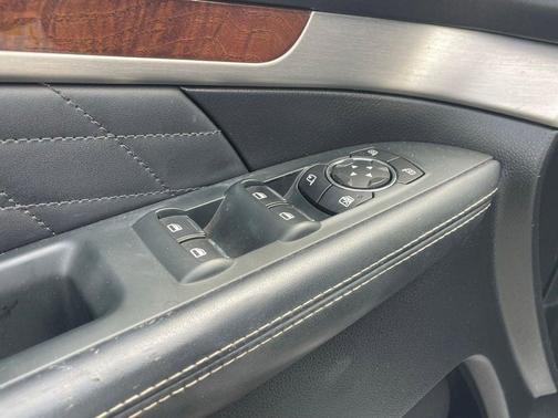 White Platinum Tri-Coat 2018 Ford Explorer Platinum