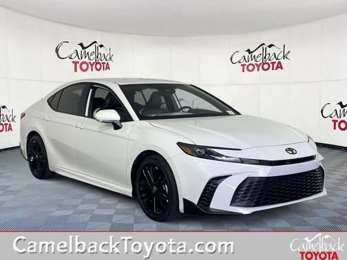 Ice Cap 2026 Toyota Camry SE