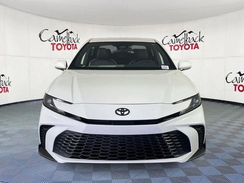Ice Cap 2026 Toyota Camry SE