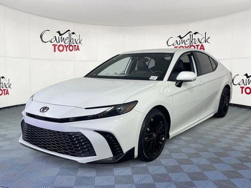 Ice Cap 2026 Toyota Camry SE