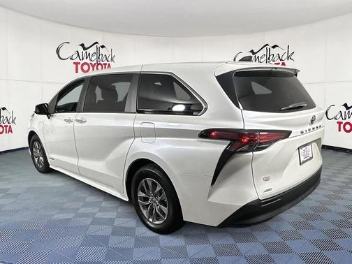 2021 Toyota Sienna XLE 7 Passenger