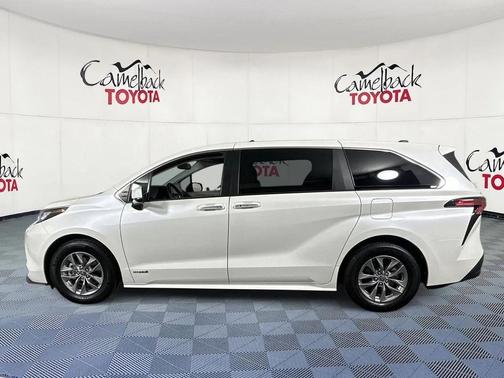2021 Toyota Sienna XLE 7 Passenger