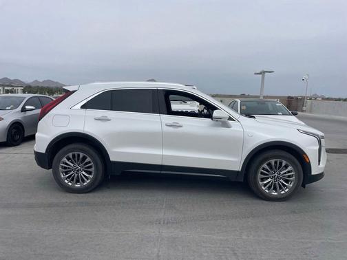 Crystal White Tricoat 2025 Cadillac XT4 Premium Luxury