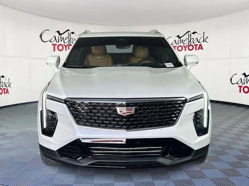 Crystal White Tricoat 2025 Cadillac XT4 Premium Luxury