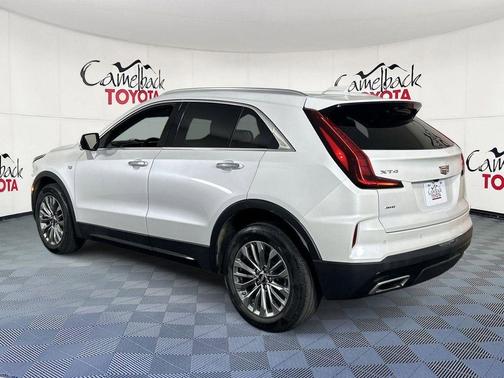 Crystal White Tricoat 2025 Cadillac XT4 Premium Luxury