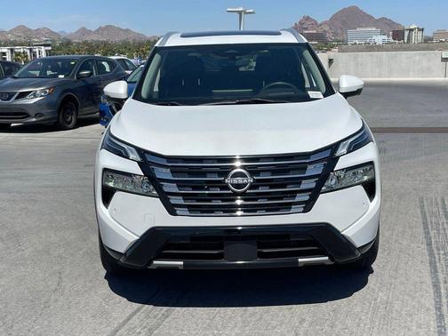 Everest White Pearl 2024 Nissan Rogue Platinum
