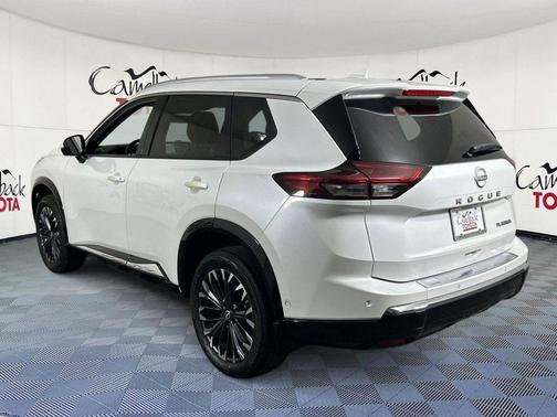 Everest White Pearl 2024 Nissan Rogue Platinum