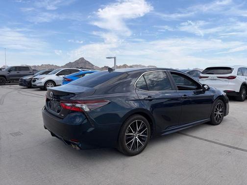 Galactic Aqua Mica 2021 Toyota Camry SE