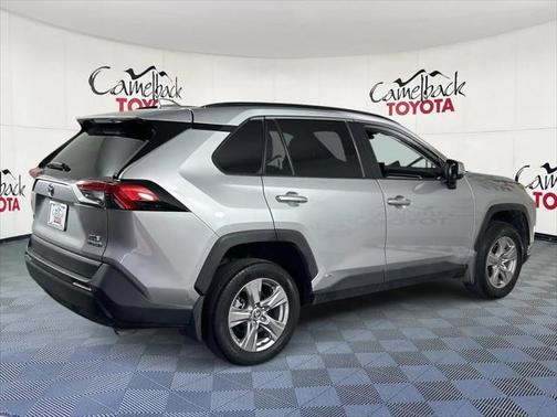 2022 Toyota RAV4 Hybrid XLE