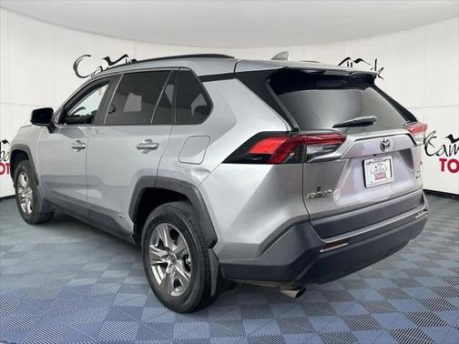 2022 Toyota RAV4 Hybrid XLE