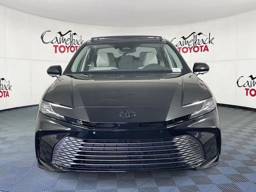 Midnight Black Met 2026 Toyota Camry XLE