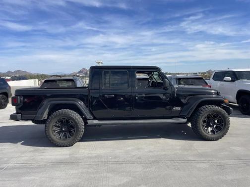 2023 Jeep Gladiator Overland