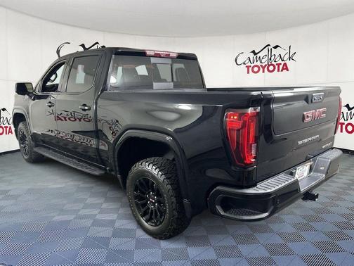 Onyx Black 2022 GMC Sierra 1500 AT4X