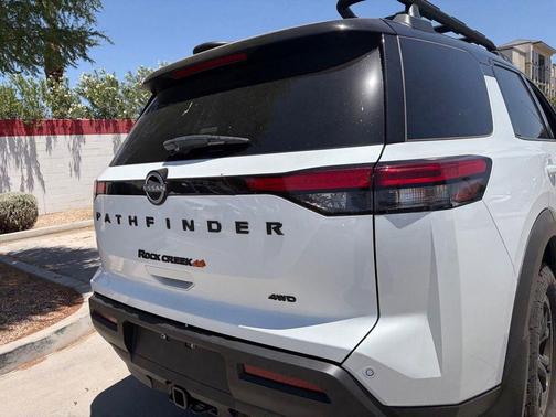 Everest White Pearl Black 2025 Nissan Pathfinder Rock Creek 4WD