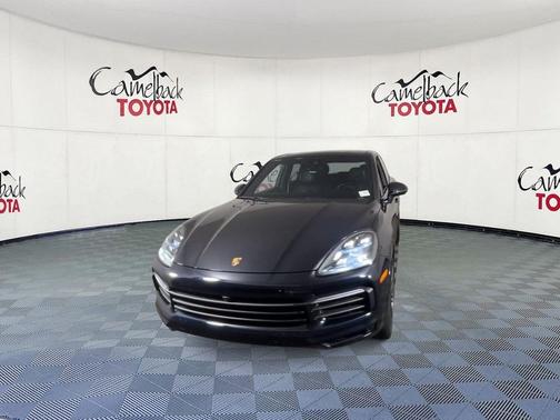 Jet Black Metallic 2022 Porsche Cayenne Cayenne