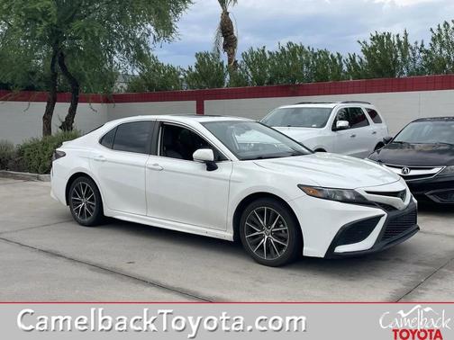 2022 Toyota Camry SE