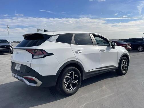 2024 Kia Sportage LX