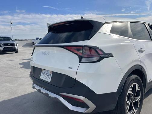 2024 Kia Sportage LX