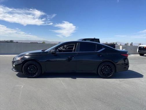 2022 Nissan Altima SR FWD