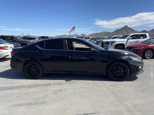2022 Nissan Altima SR FWD
