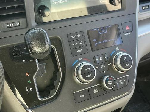 2015 Toyota Sienna LE