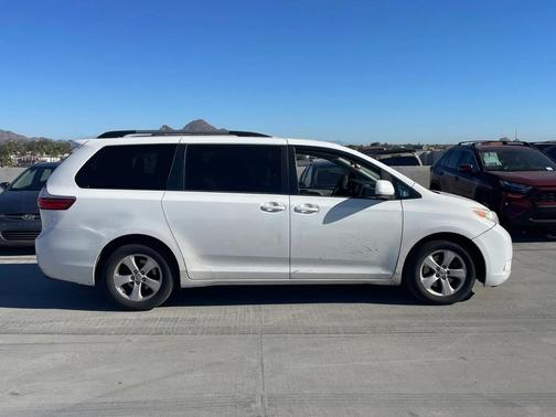2015 Toyota Sienna LE