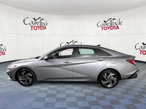 2025 Hyundai ELANTRA SEL