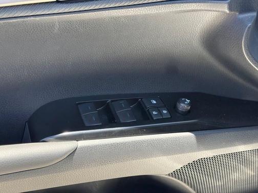 Ice Cap 2026 Toyota Camry SE