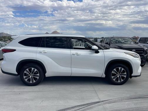 2020 Toyota Highlander XLE