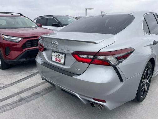 Celestial Silver Metallic 2021 Toyota Camry SE