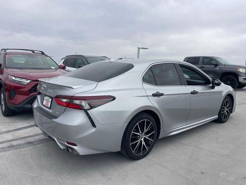 Celestial Silver Metallic 2021 Toyota Camry SE