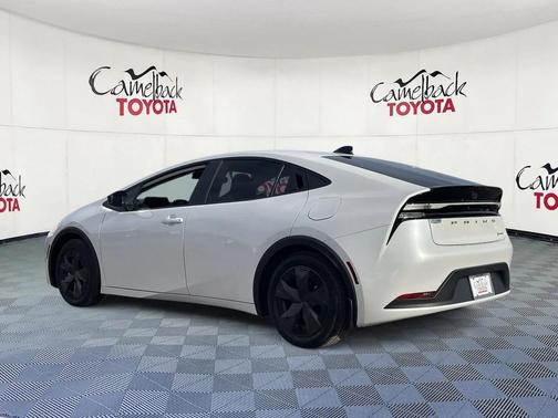 2026 Toyota Prius Plug-In Hybrid SE