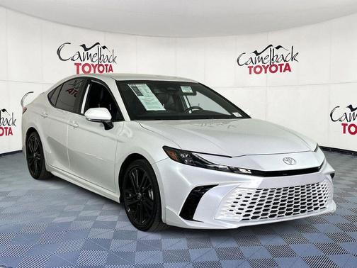 Wind Chill Pearl 2025 Toyota Camry XSE