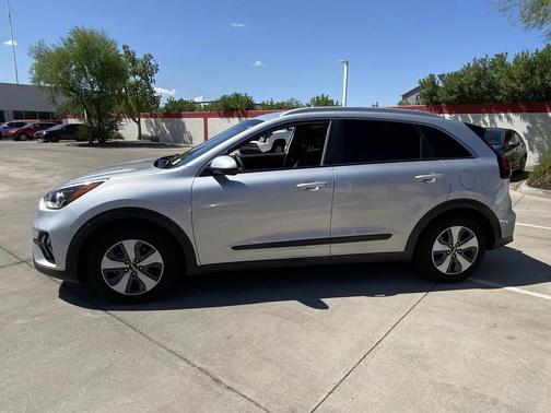 2020 Kia Niro LX