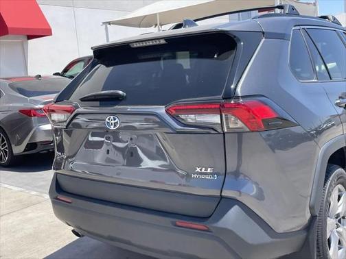 2022 Toyota RAV4 Hybrid XLE