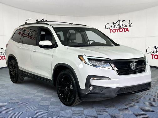 Platinum White Pearl 2022 Honda Pilot AWD Black Edition