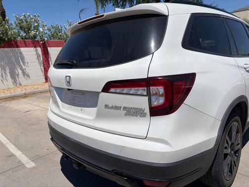 Platinum White Pearl 2022 Honda Pilot AWD Black Edition
