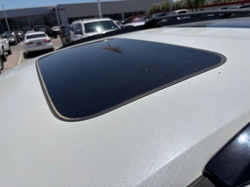 Platinum White Pearl 2022 Honda Pilot AWD Black Edition