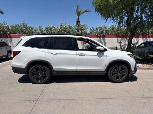 Platinum White Pearl 2022 Honda Pilot AWD Black Edition