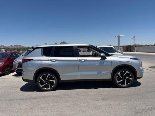 Alloy Silver 2022 Mitsubishi Outlander ES