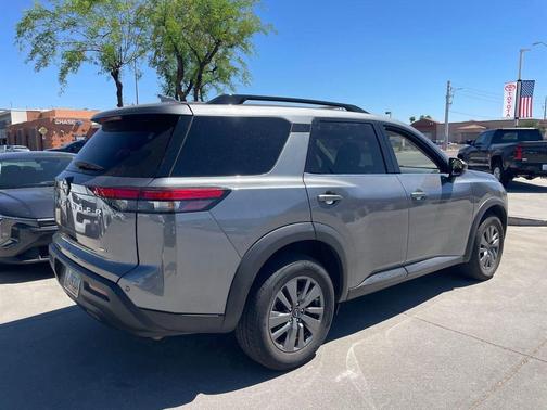 2025 Nissan Pathfinder SV 4WD